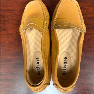 Artis Tan Women's Loafers size 8